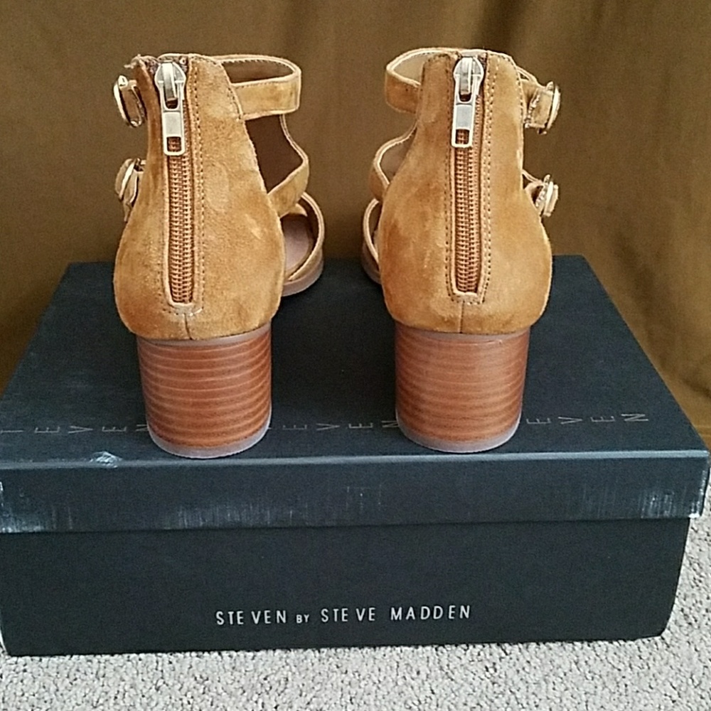 Shoes - Picture 4 of 5
